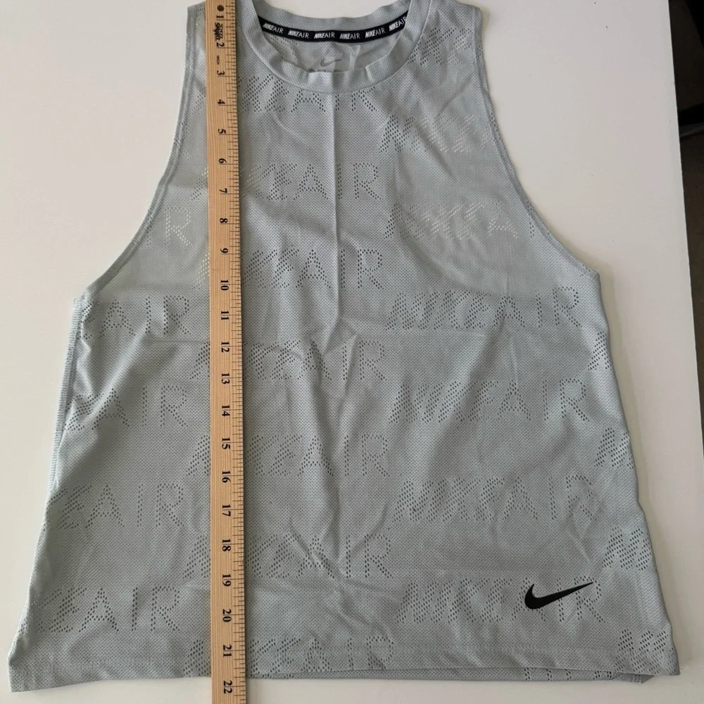 Nike Air Signature Perforated Lightweight Racerback Tank Women’s size Small